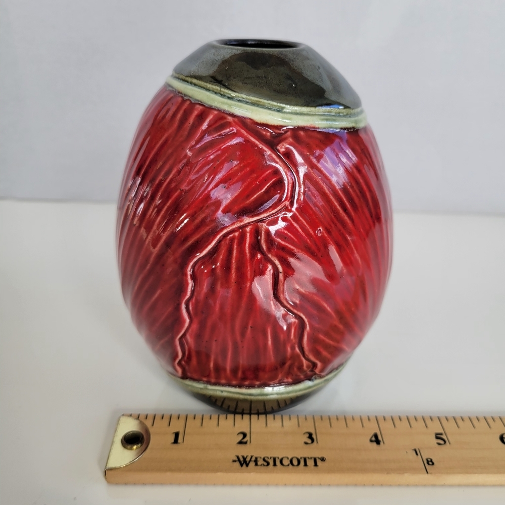 Studio Pottery Poppy Promise Small Vase Red - Picture 9 of 9